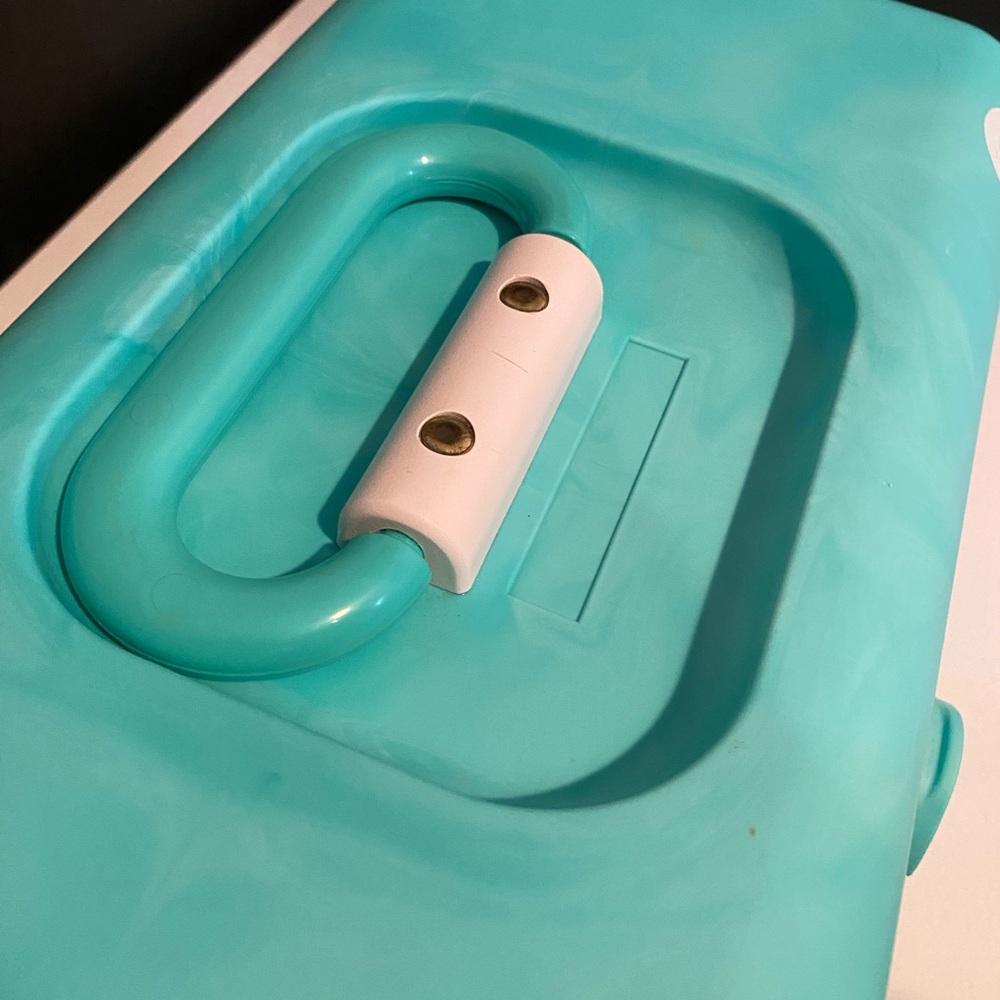 Caboodles Turquoise Cosmetic Case - Picture 4 of 7